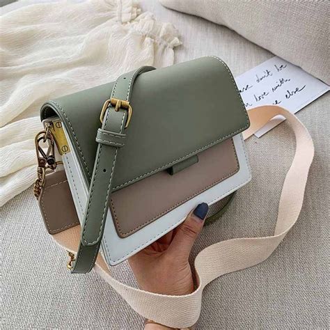 fashionable crossbody bags for travel